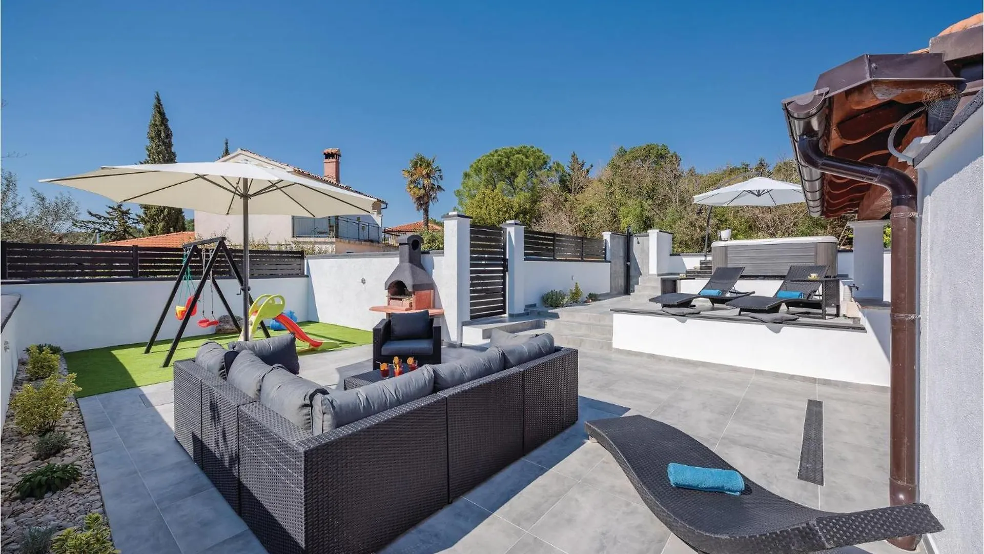 Stunning Home In Labin With Jacuzzi Koromačno